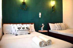 Carel Holiday Homes - Stylish 2 Bedroom with Pool